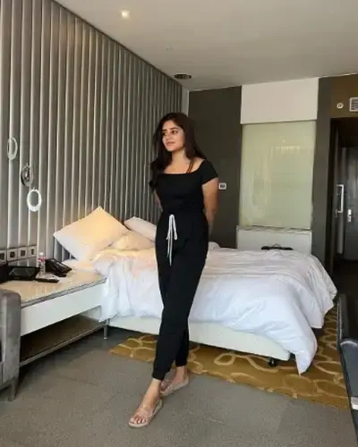 Call Girls Rashmi Cash On Delivery