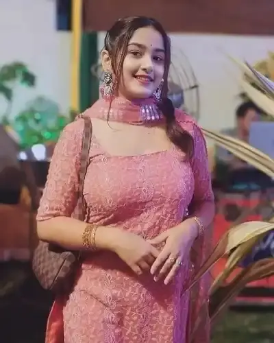 Call Girls Rashmi Cash On Delivery
